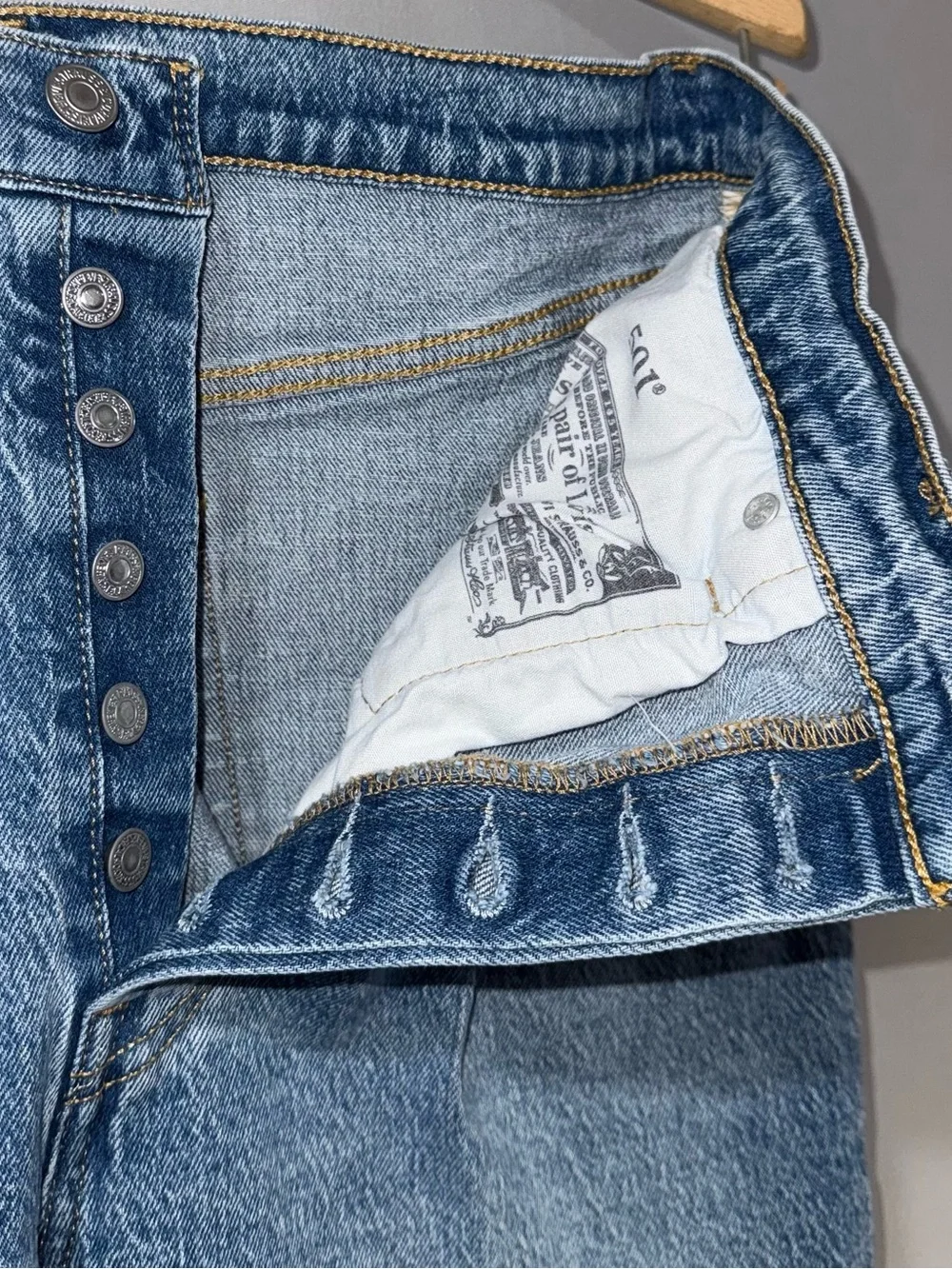 Levi's Premium 501 Original Fit Jeans Light Wash | Men's W31 L30